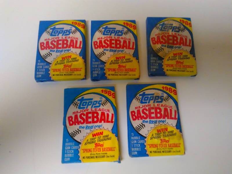 lot 554 image: 5 Wax Pack, 1989 Topps Baseball Cards