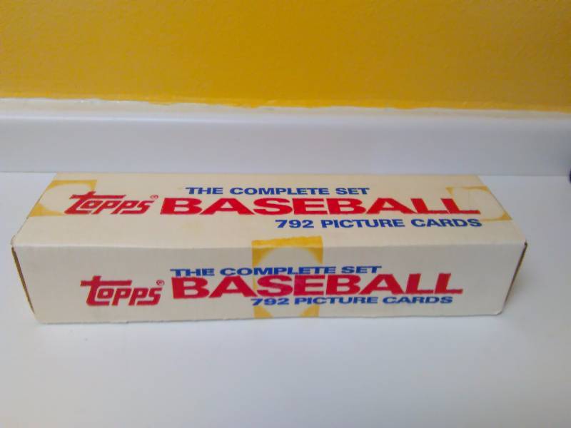 lot 561 image: 1987 Complete Set, Topps Baseball Cards