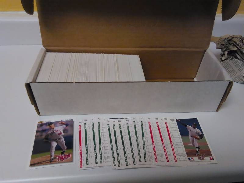 lot 571 image: 1992 Upper Deck Duplicates, (449-799)