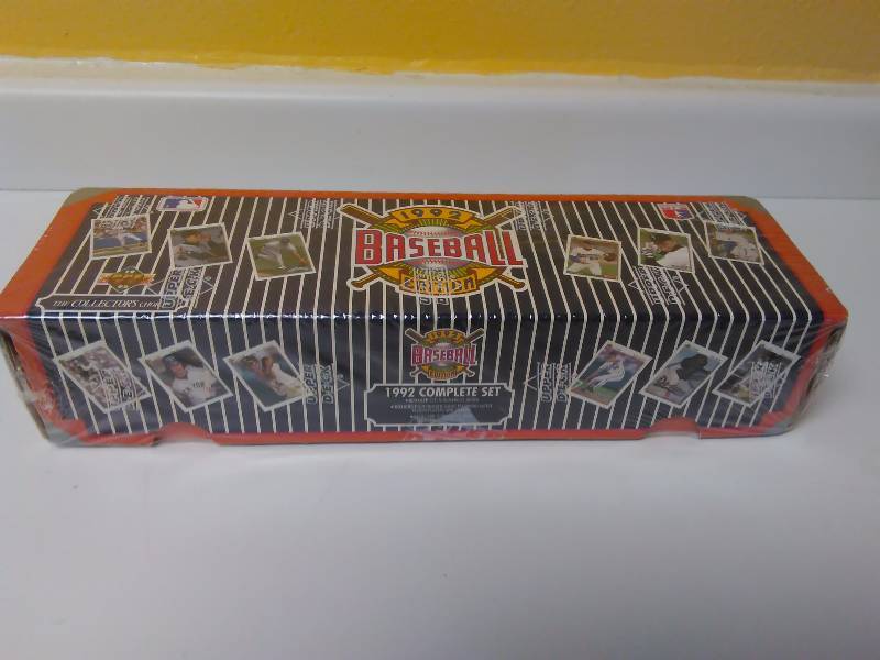 lot 573 image: 1992 Complete Set, Upper Deck, Baseball Cards Unopened