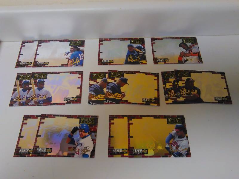lot 577 image: 1994 Upper deck Home Run All-Stars Hologram (14 cards)