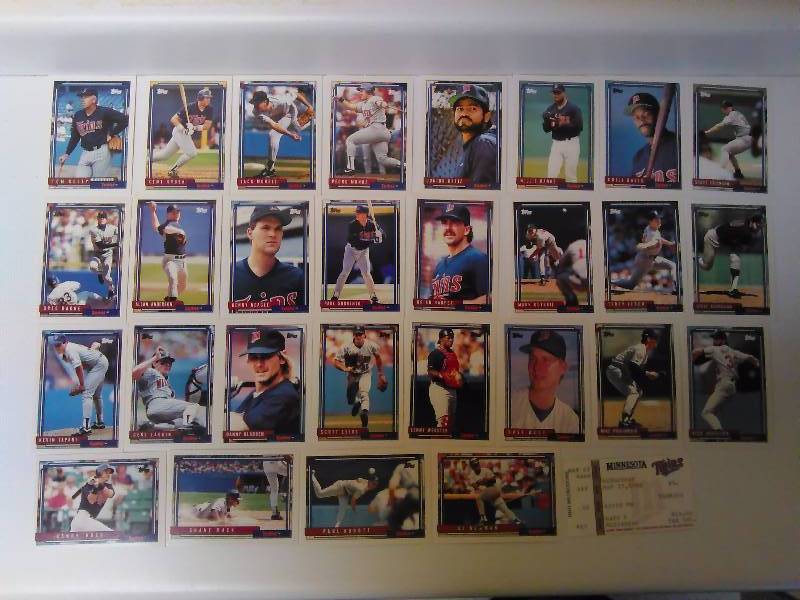 lot 579 image: 1992 Minnesota Twins Team, Topps and Twins Ticket (1992 vs Yankees)