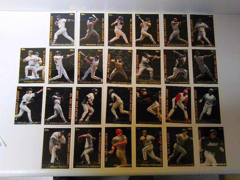lot 581 image: 1995 League Leaders, Topps (26 cards) Baseball