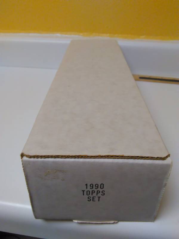 lot 586 image: 1990 Complete Set, Topps Baseball Cards