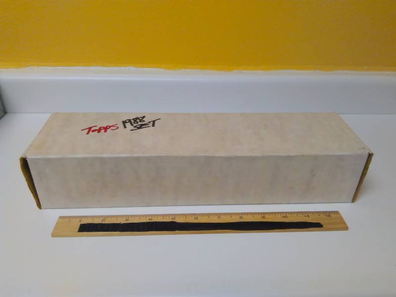 lot 587 image: 1988 Complete Set, Topps Baseball Cards
