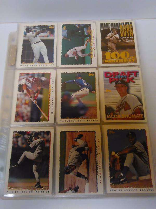 lot 590 image: 1995 Baseball Cards Topps, (1-395) Complete in pages