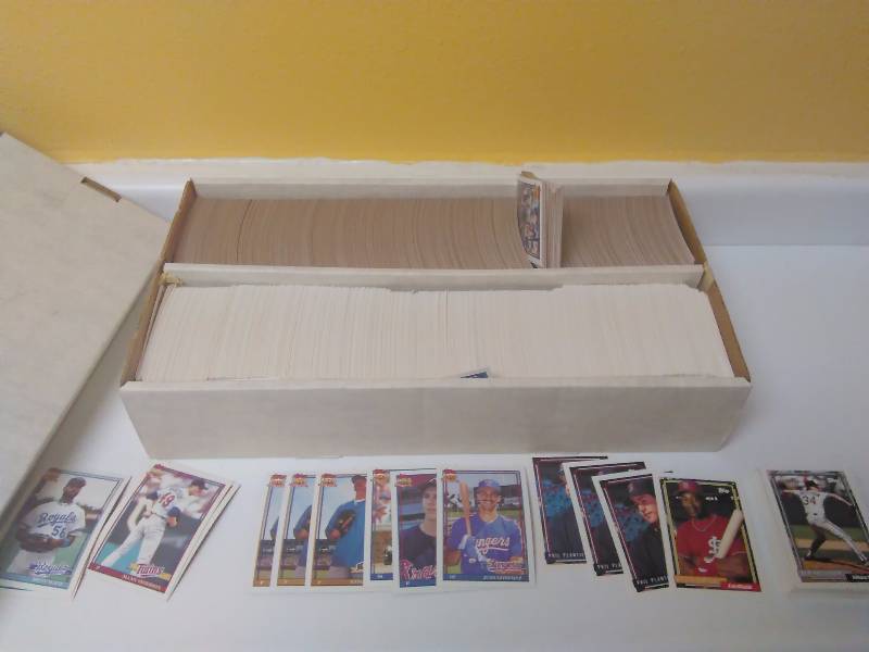 lot 599 image: 1991  92 Duplicates, Topps (approx. 2,000 cards), 2 rows, 6 L Box