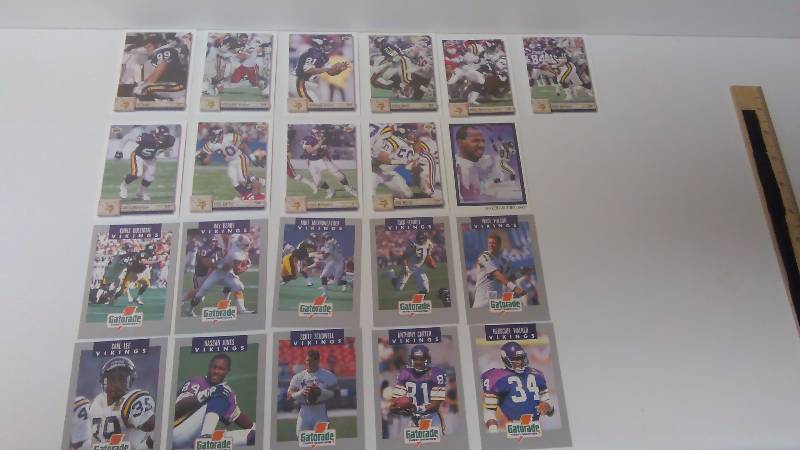 lot 609 image: 1990 Gatorade, Minnesota Vikings (1-10) NFL Football and 1992 Upper Deck (Chris Cater, Studwell, Herschel Walker, Chris Dolmen) All in excellent condition