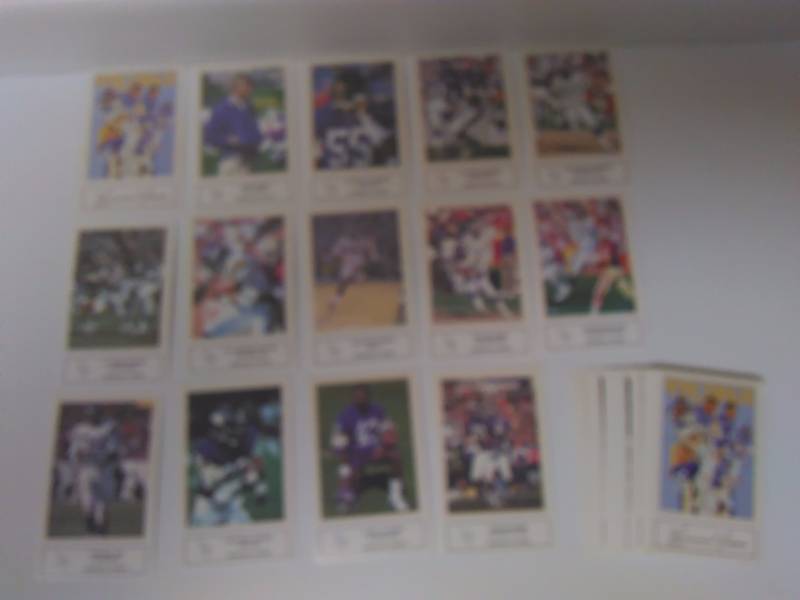 lot 611 image: 2 Sets - 1987 Minnesota Vikings Frito-Lay and Campbells Chunky Soup (14 cards per set)