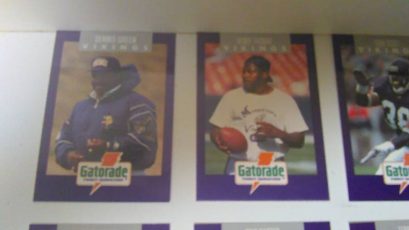 lot 615 image: 2 Sets - Minnesota Vikings Gatorade (10 cards per set) NFL Football (Carter, Green, Del Rio)