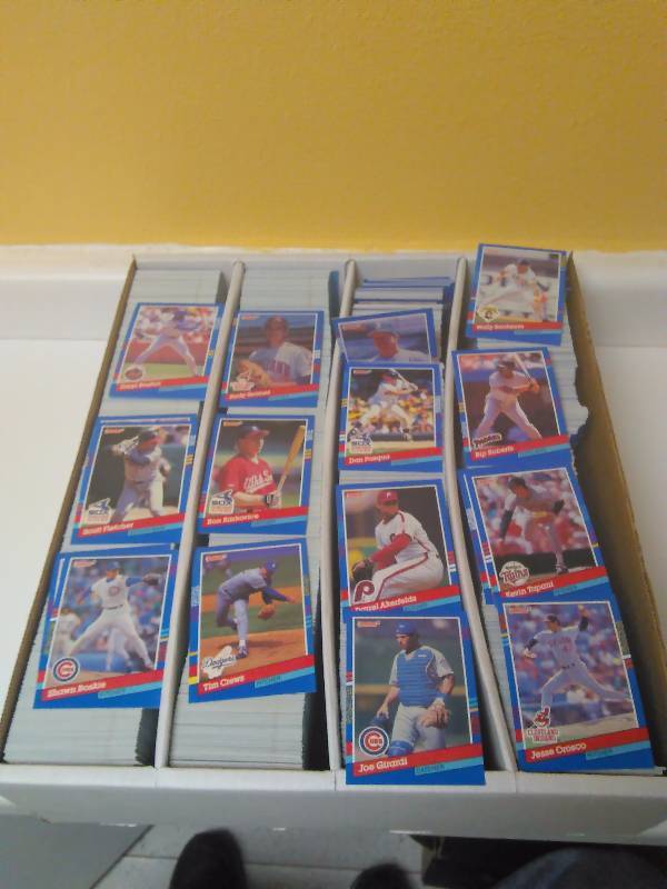 lot 620 image: 4,000 approx. 1990 Dunruss, Doubles, Box measures 12 x 14 inches