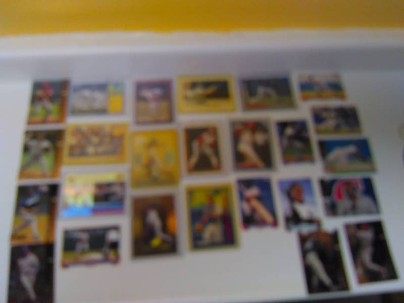 lot 685 image: 25 Variety Baseball Cards various years, players and companies