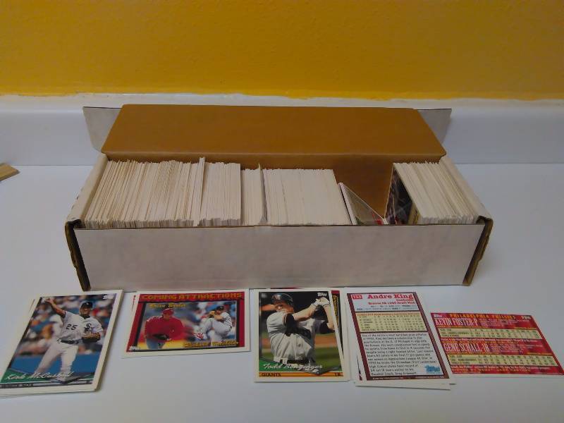 lot 691 image: Baseball Card Duplicates, 1994, Topps (approx. 700 Cards)