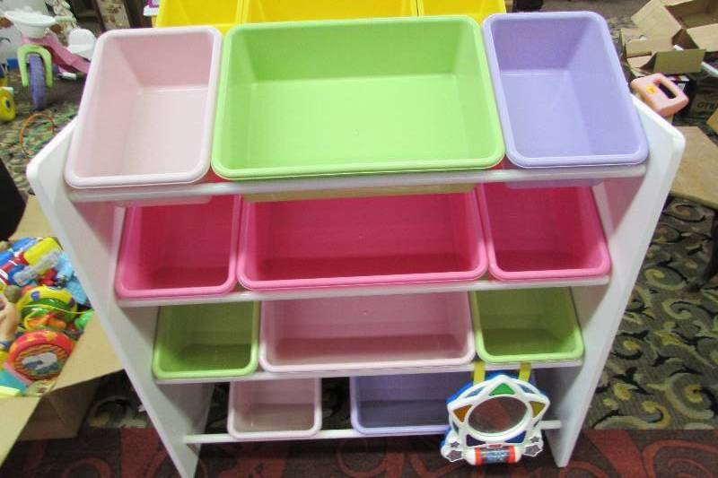 lot 30 image: Toy organizer