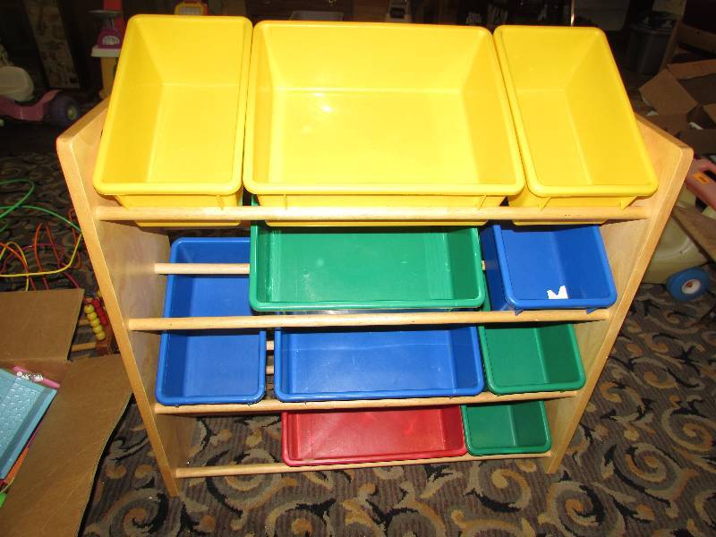 lot 29 image: Toy organizer