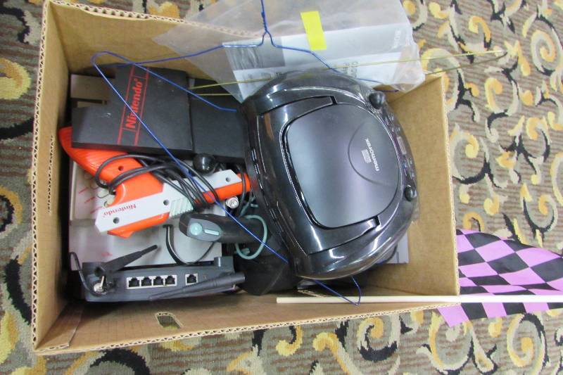 lot 36 image: Nintendo Entertainment System and games, radio