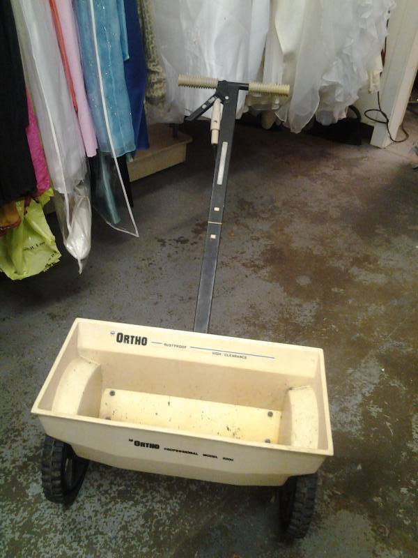 Ortho Drop Fertilizer Spreader Sports Cards, Art, Collectibles, Electronics, Home Consignments