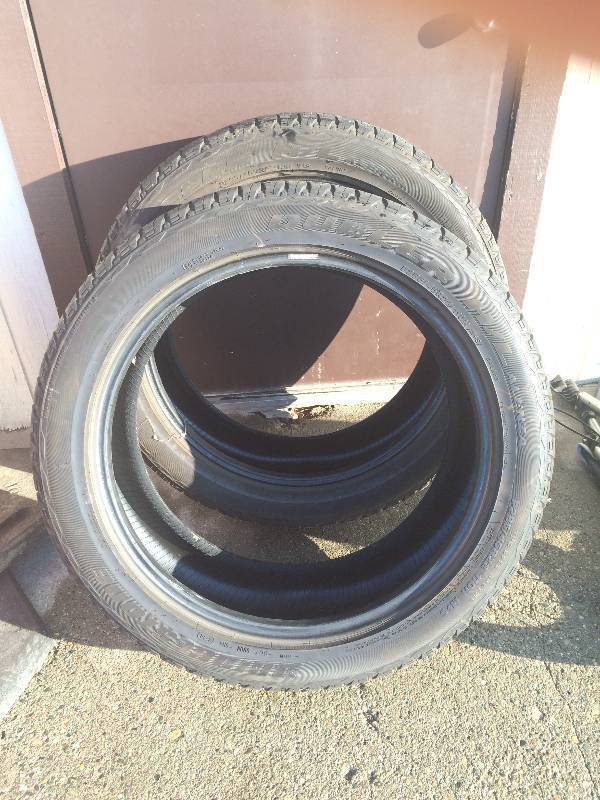 lot 25 image: Bridgestone Dueler HL Tires
