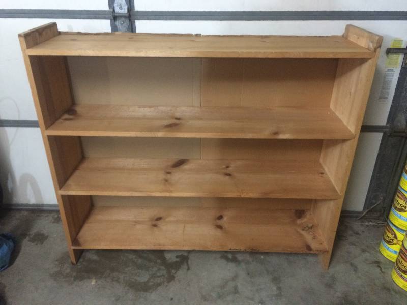 lot 32 image: Wood Shelf