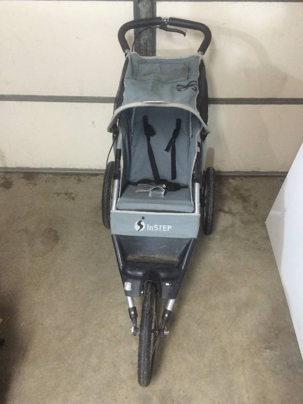 lot 37 image: Runner Joggger Stroller