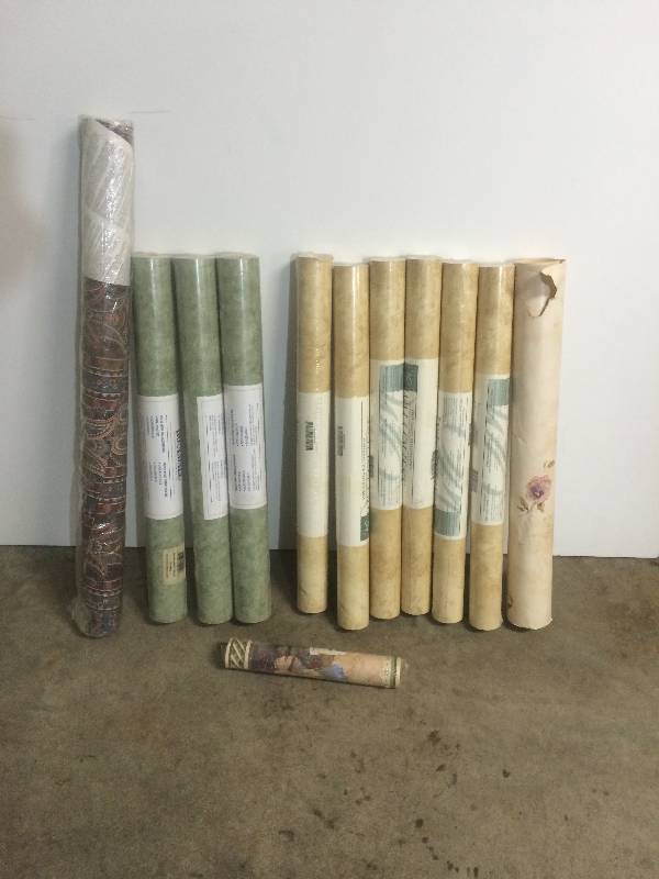 lot 39 image: Vinyl Wallcovering