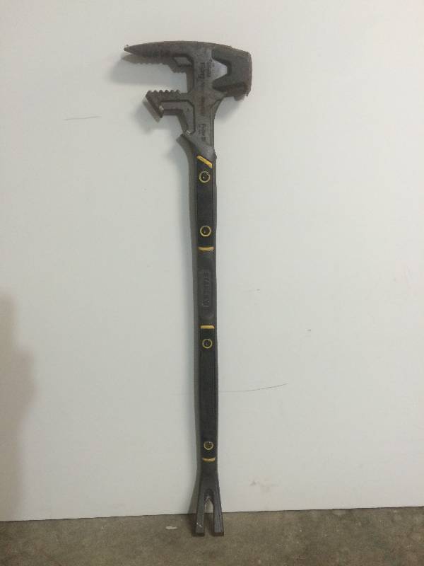 lot 41 image: Stanley Crowbar