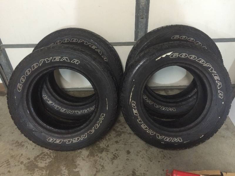 lot 66 image: 4 Goodyear Wrangler Tires
