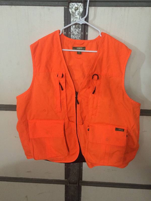 lot 88 image: Gander Mountain Hunting Vest