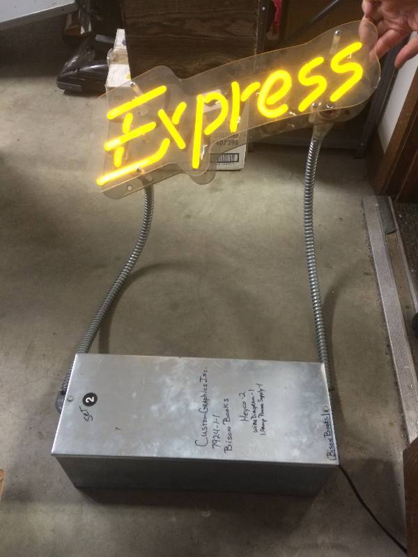 lot 99 image: Neon Light