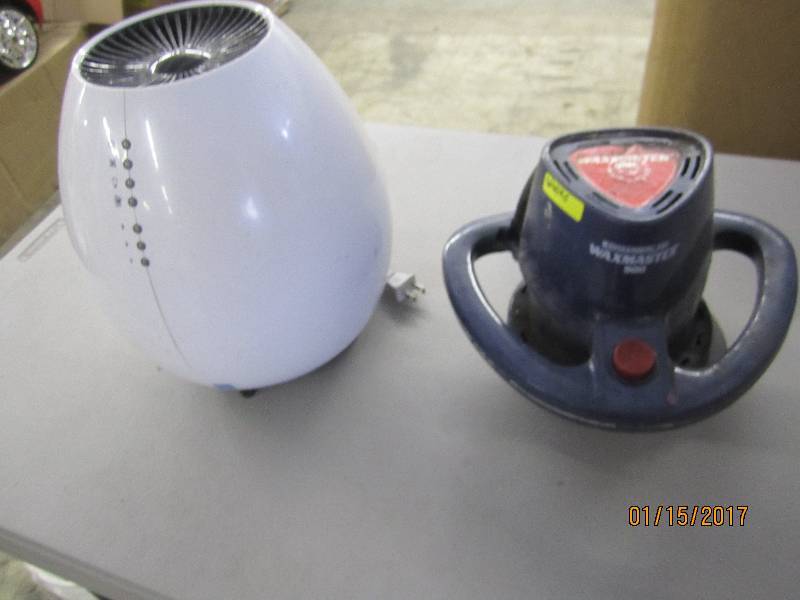 lot 5 image: Holmes Air Purifier, Chamberlain Wa...
