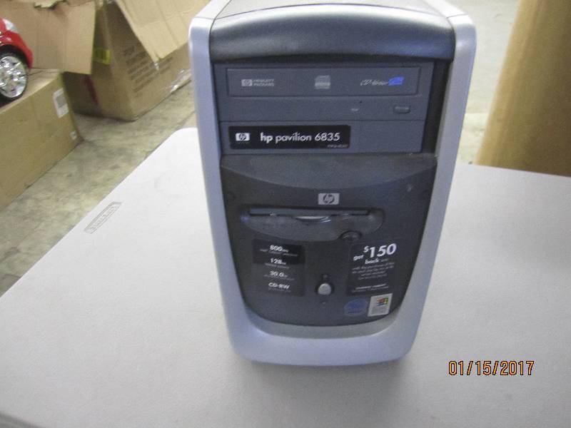 lot 6 image: HP Pavilion 6835 powers on...