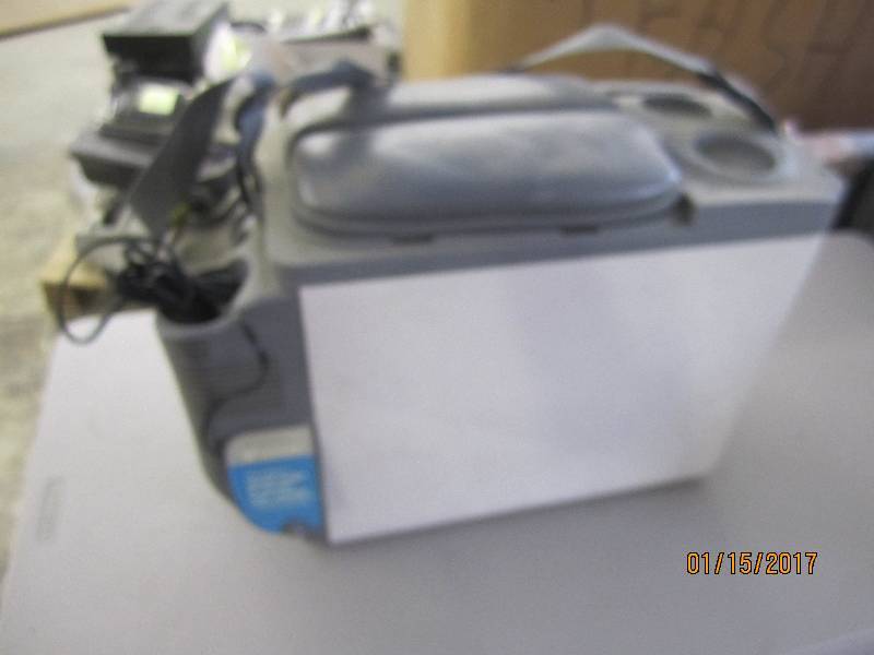 lot 25 image: Vector Travel CoolerWarmer...
