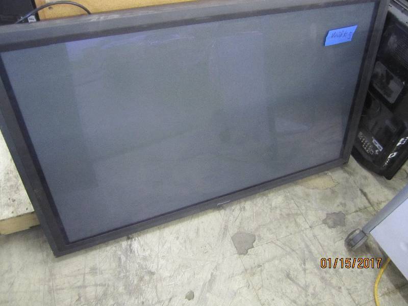 lot 33 image: Pioneer 50 inch TV, tested...
