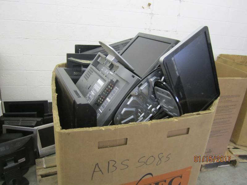 lot 34 image: Pallet of non working Flatscreen TV...