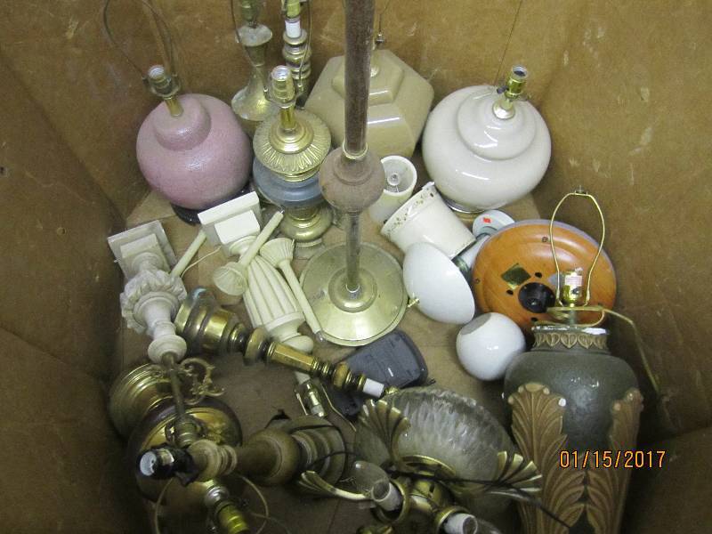 lot 35 image: Lot of Assorted Vintage Lamps...