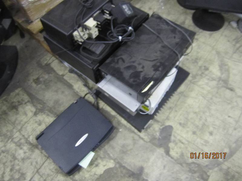 lot 88 image: Lot of Assorted Electronics includi...