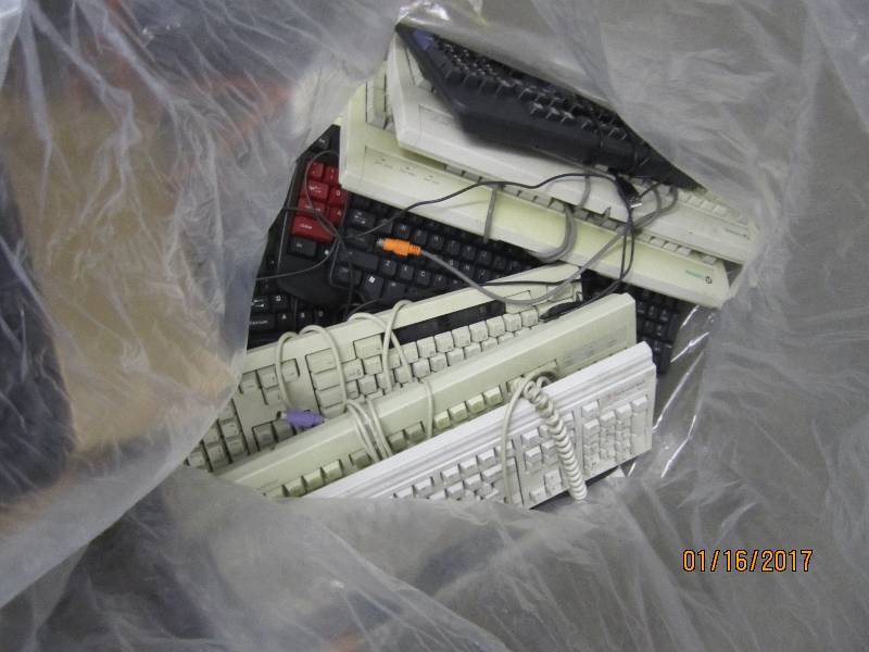 lot 100 image: Lot of Assorted Keyboards ...