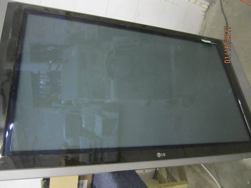 lot 104 image: LG 50 inch Plasma TV, tested ...