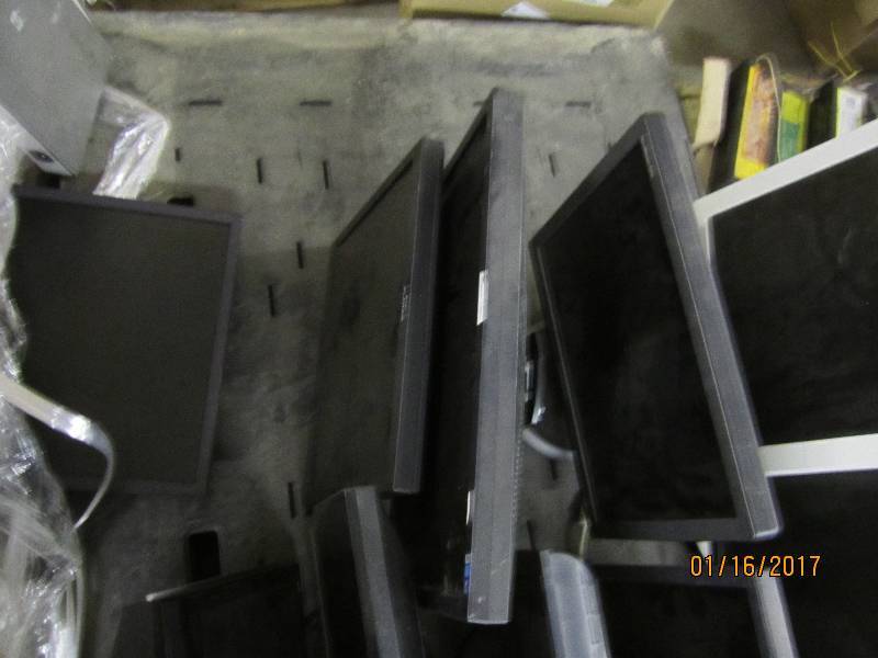 lot 111 image: Lot of 5 working monitors ...