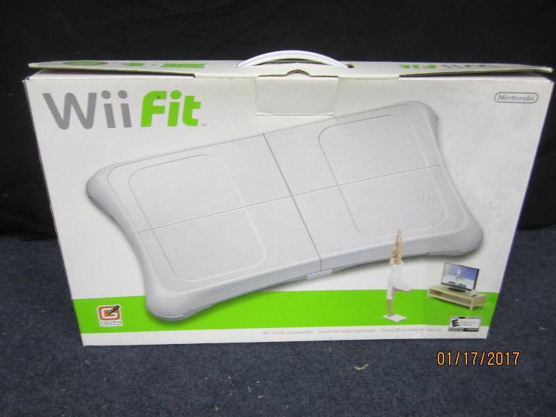 lot 129 image: Nintendo Wii Fit Board...