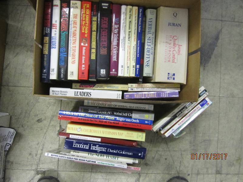 lot 130 image: Box of Non-Fiction Paper back and H...
