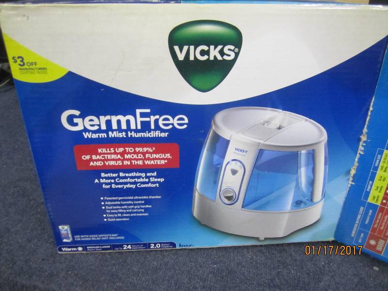 lot 138 image: Vick Warm Mist Humidifier...