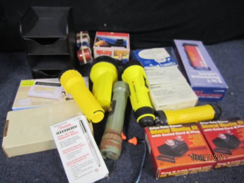 lot 139 image: Mixed Lot Fluorescent Lantern, Wea...