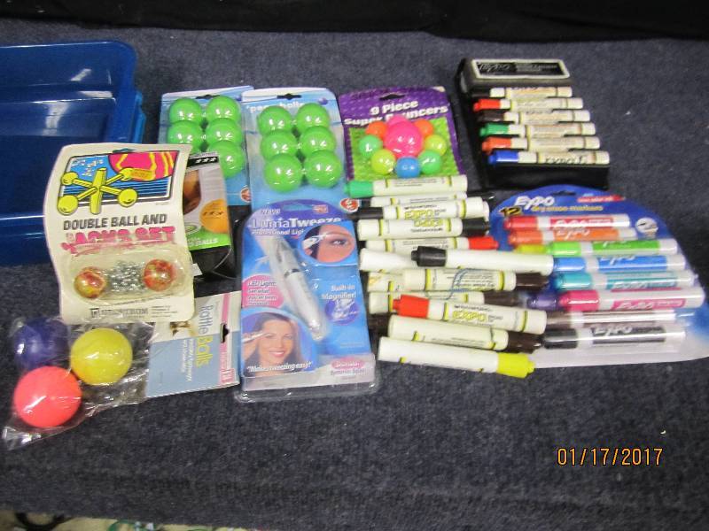 lot 143 image: Large Lot of Dry Erase Markers, Pon...