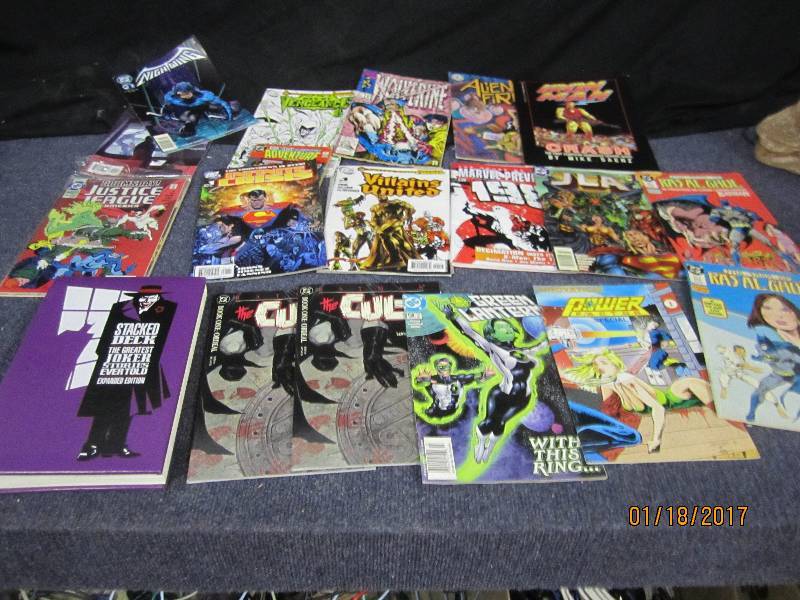 lot 166 image: Assorted Comic BooksGraphic Novels...