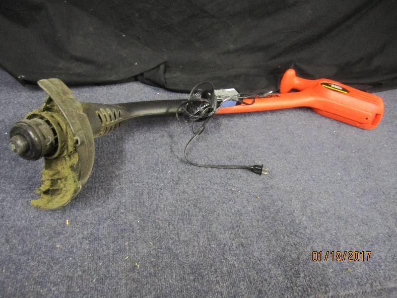 lot 177 image: Black & Decker Trimmer- tested ...