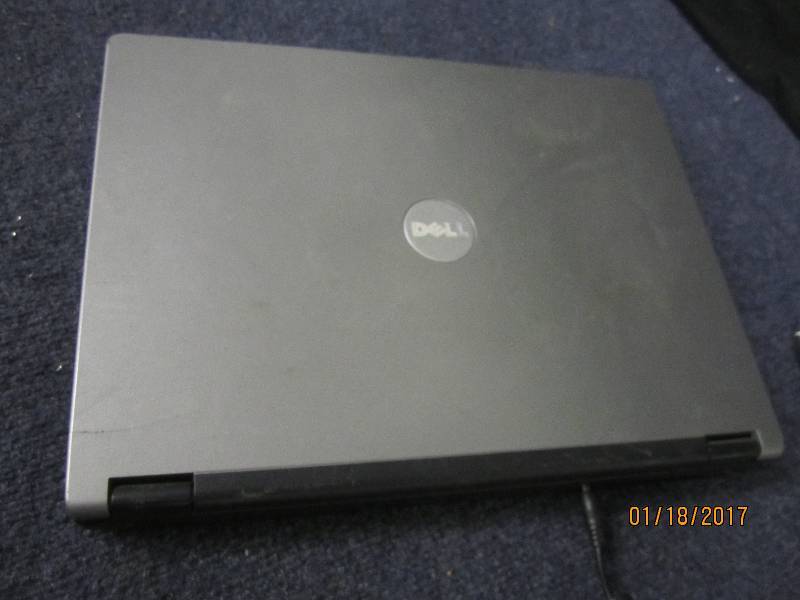 lot 183 image: Dell Inspiron B130  Laptop- boots u...
