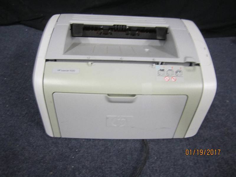 lot 196 image: HP Laser Jet 1020 printer, powers u...