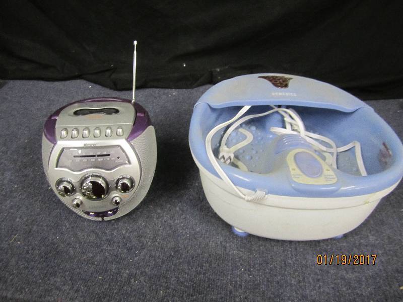 lot 202 image: Homedics Foot Spa, Memorex Karaoke ...