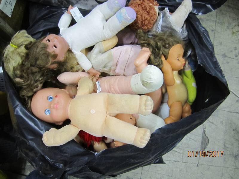 lot 229 image: Huge Lot of Vintage Dolls...